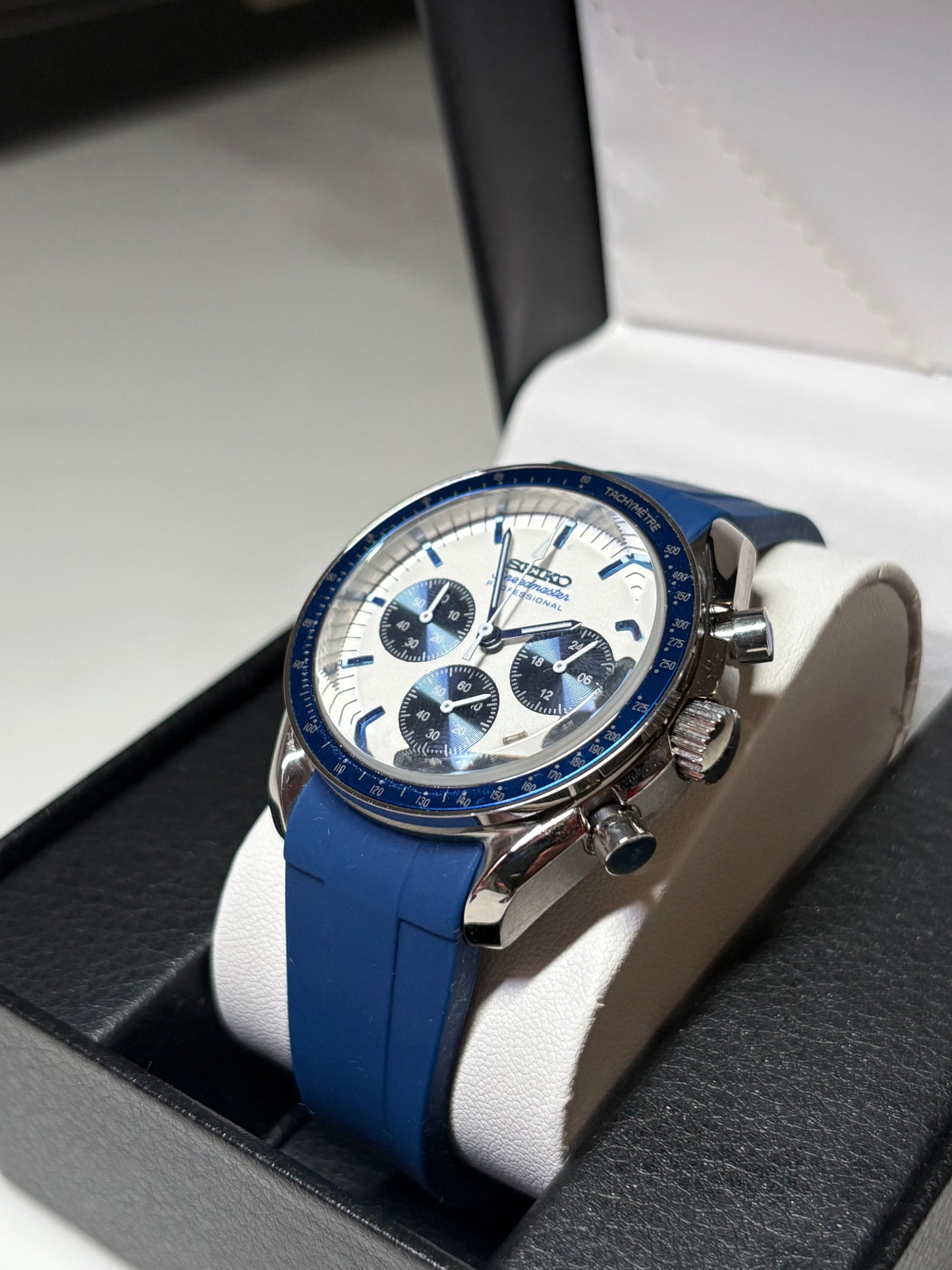 Speedmaster Snoopy Blue