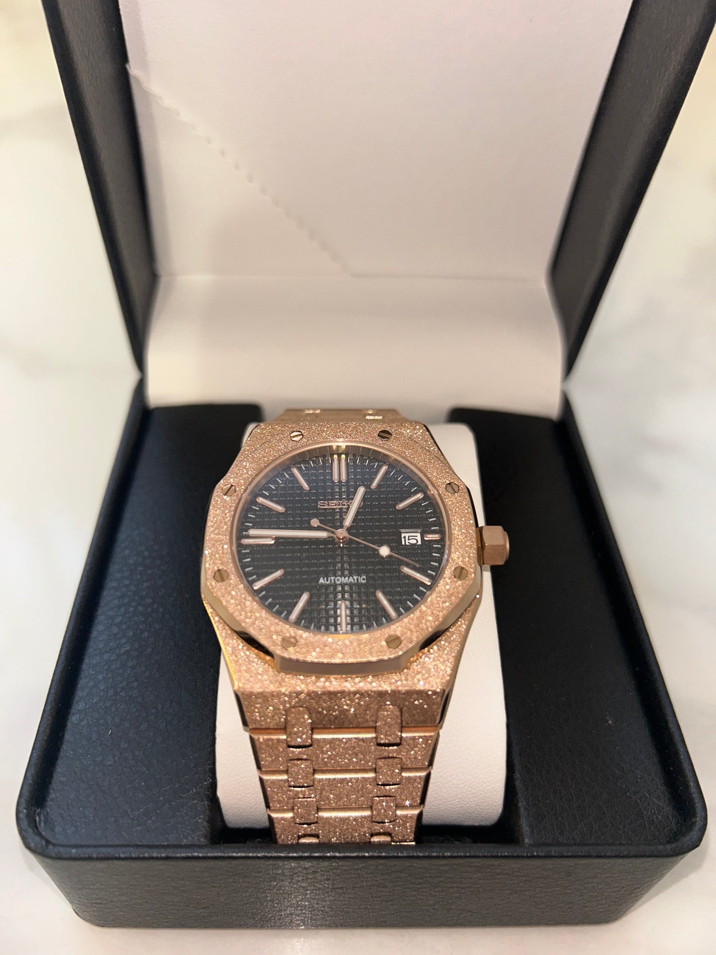 Royal Oak Rose and Black Frosted