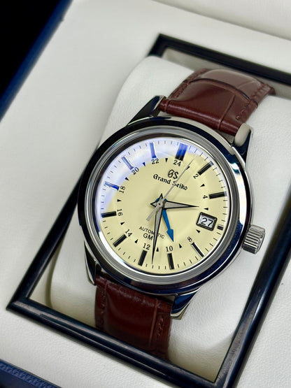 Gs Mod GMT - Latte dial