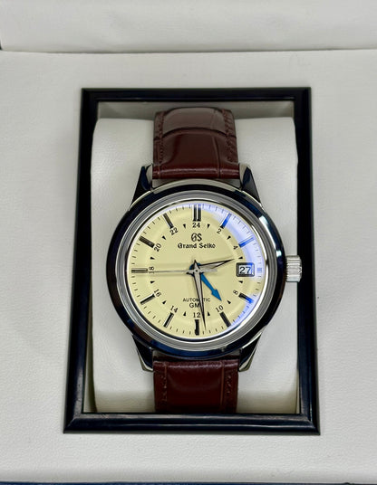 Gs Mod GMT - Latte dial