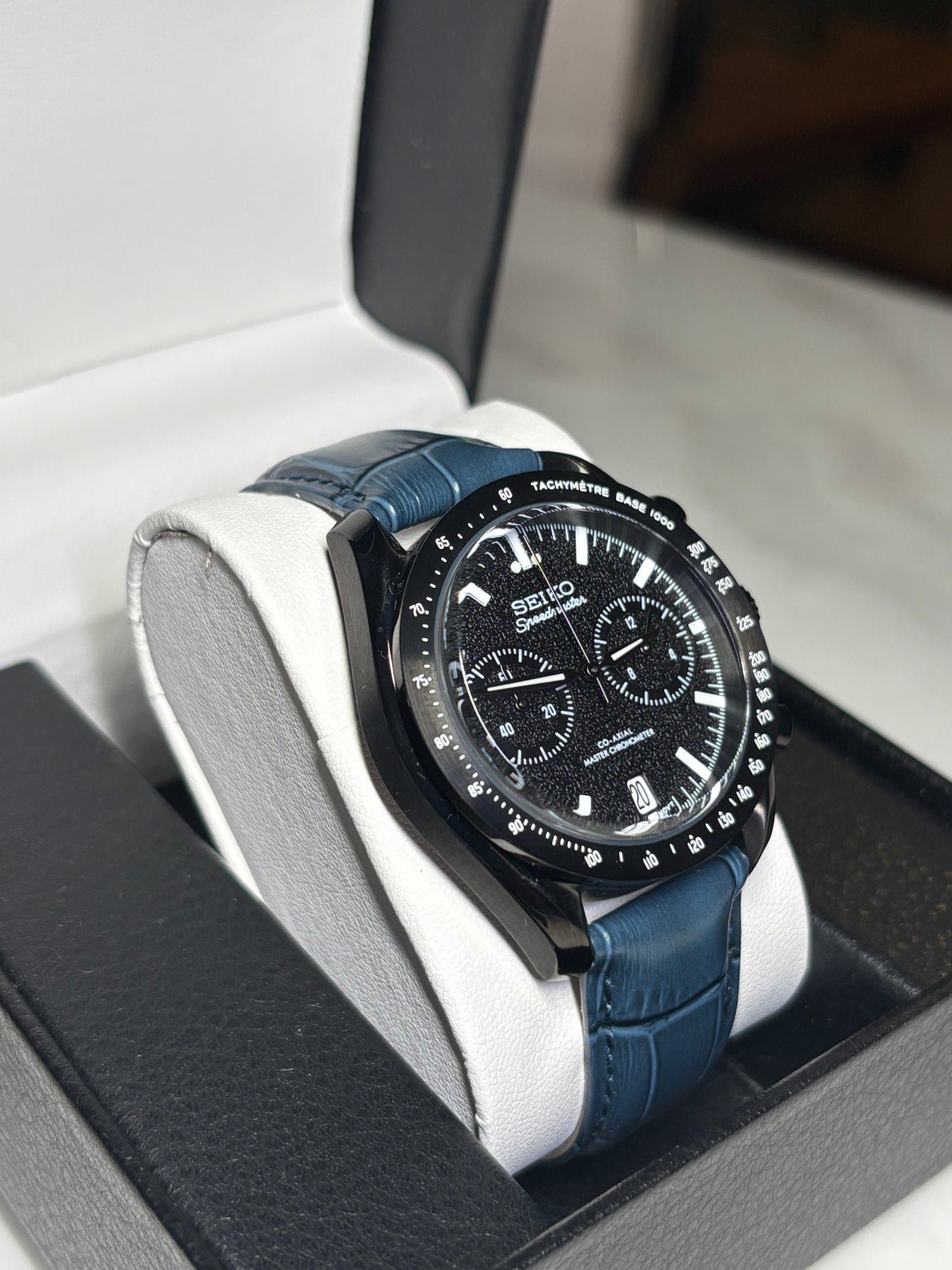 Speedmaster Dask Side of The Moon