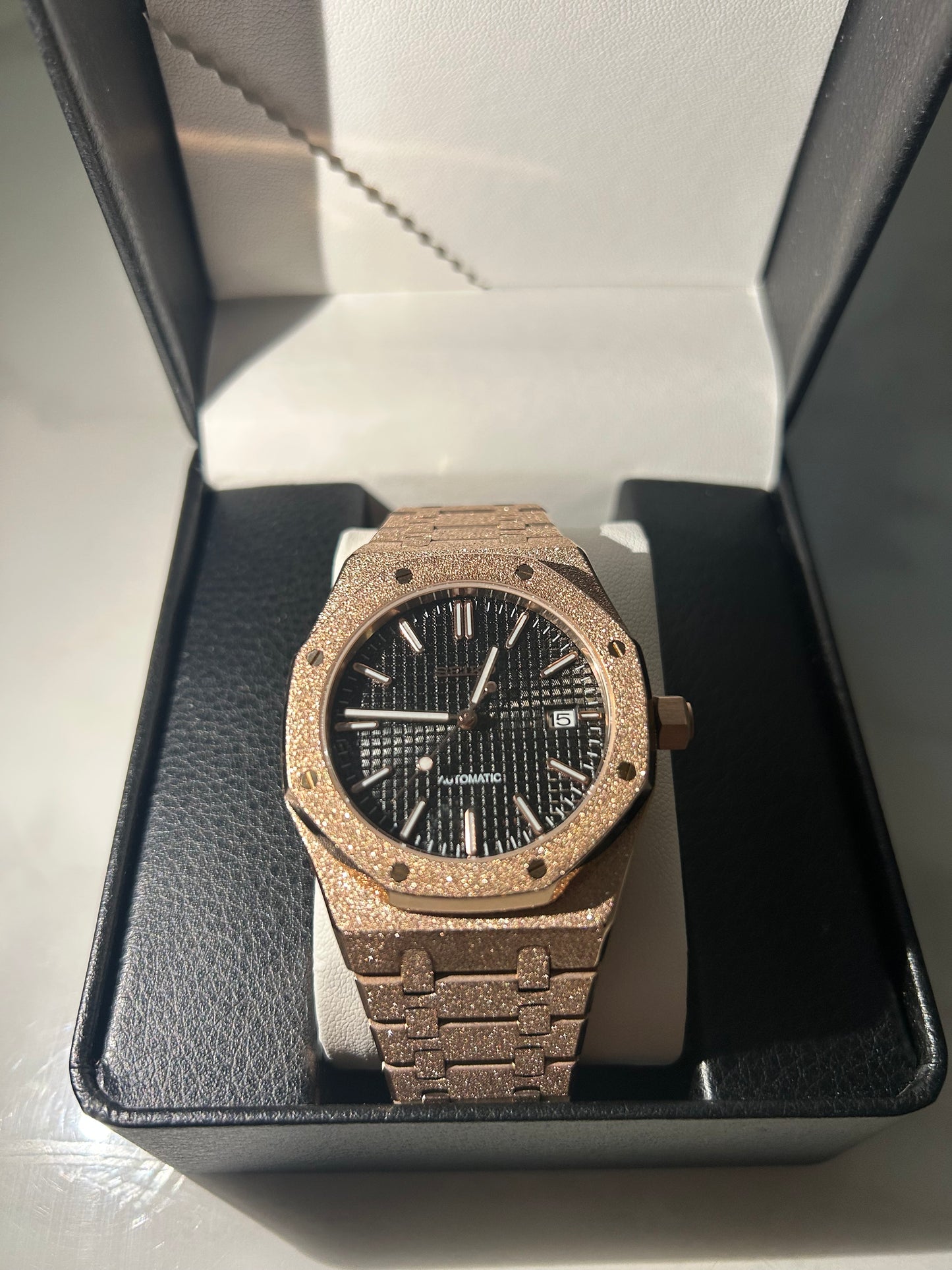 Royal Oak Rose and Black Frosted